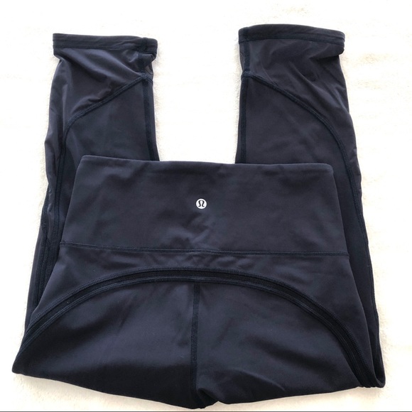 Lululemon Fresh In Mesh Leggings Crop 19" in Midnight Navy - Picture 5 of 8